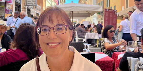 How Jennifer Hinds Took an �Aha� Moment and Turned it Into Her Legacy